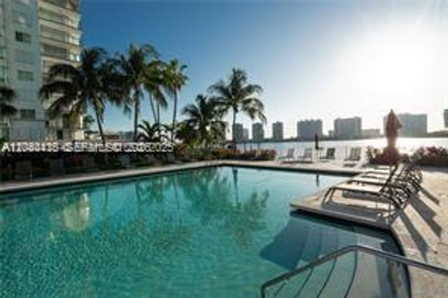18100 N Bay Rd 304, Sunny Isles Beach, FL 33160