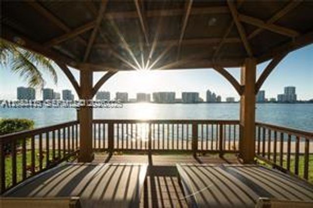 18100 N Bay Rd 304, Sunny Isles Beach, FL 33160