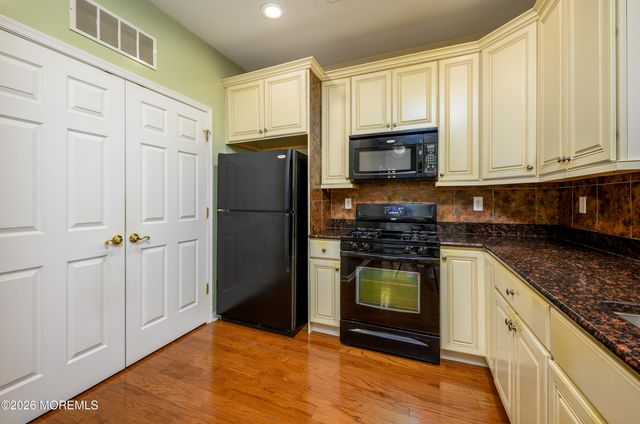 633 Sophee Lane, Lakewood, NJ 08701