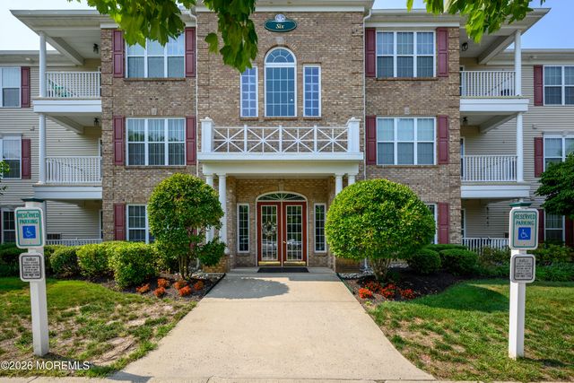 633 Sophee Lane, Lakewood, NJ 08701