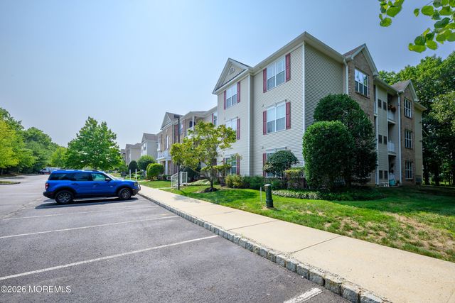 633 Sophee Lane, Lakewood, NJ 08701