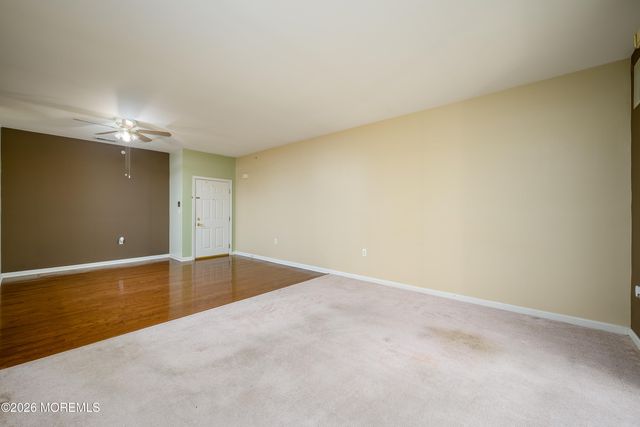 633 Sophee Lane, Lakewood, NJ 08701