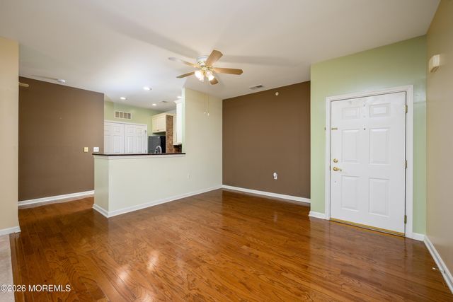 633 Sophee Lane, Lakewood, NJ 08701
