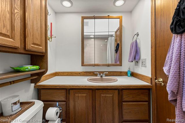 17061 Cicotte Avenue, Allen Park, MI 48101