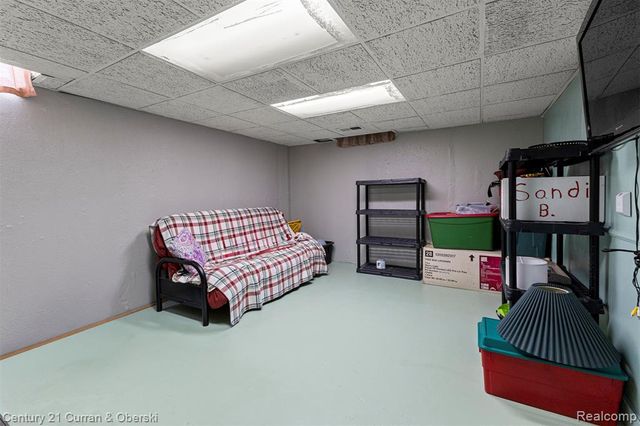 17061 Cicotte Avenue, Allen Park, MI 48101