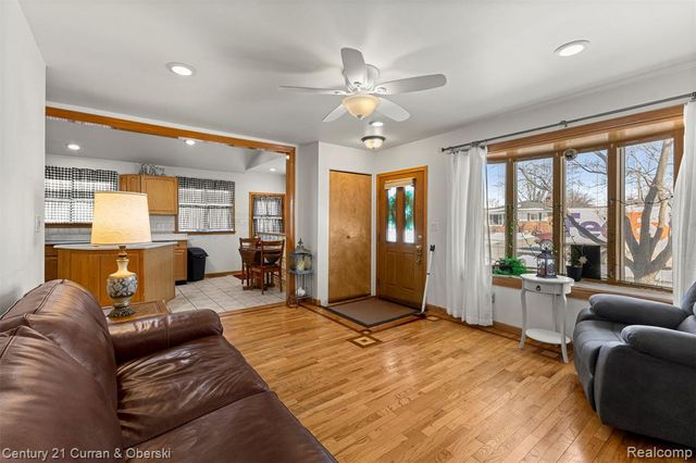 17061 Cicotte Avenue, Allen Park, MI 48101