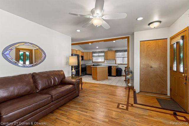 17061 Cicotte Avenue, Allen Park, MI 48101