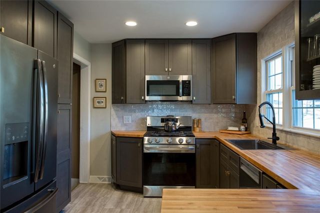 5326 Outlook Street, Mission, KS 66202