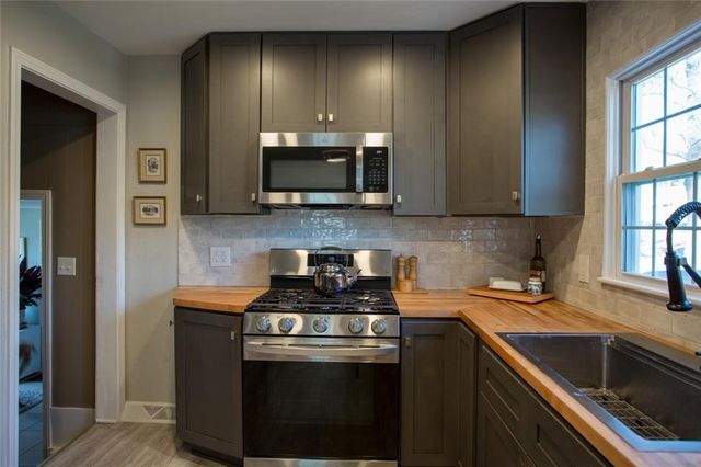 5326 Outlook Street, Mission, KS 66202