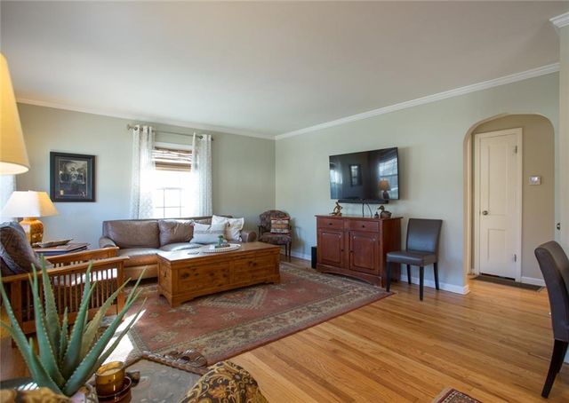 5326 Outlook Street, Mission, KS 66202