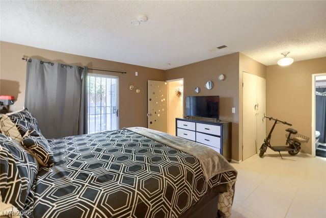 4213 Essex Green Court, Las Vegas, NV 89110