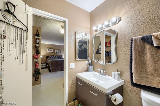 4213 Essex Green Court, Las Vegas, NV 89110