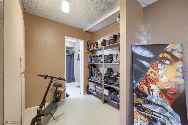 4213 Essex Green Court, Las Vegas, NV 89110