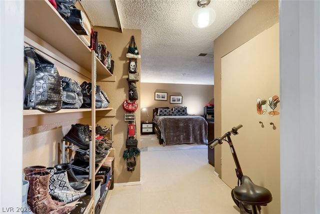 4213 Essex Green Court, Las Vegas, NV 89110
