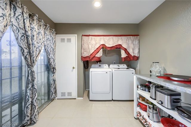 4213 Essex Green Court, Las Vegas, NV 89110