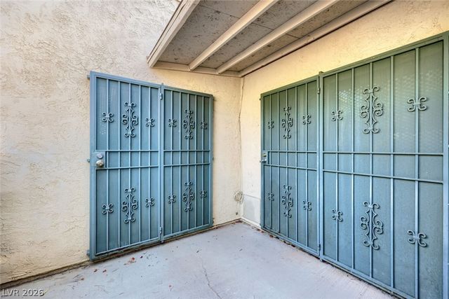 4213 Essex Green Court, Las Vegas, NV 89110