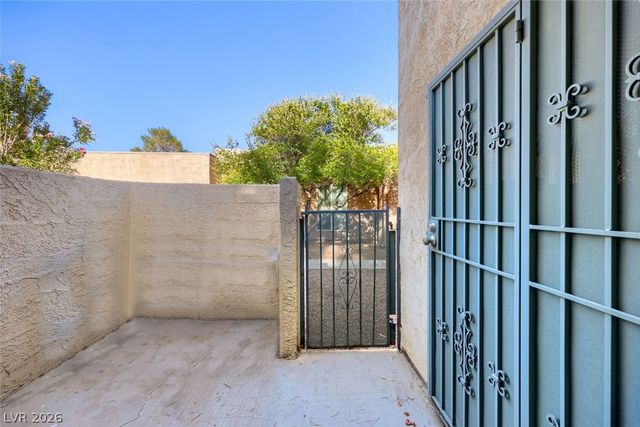 4213 Essex Green Court, Las Vegas, NV 89110