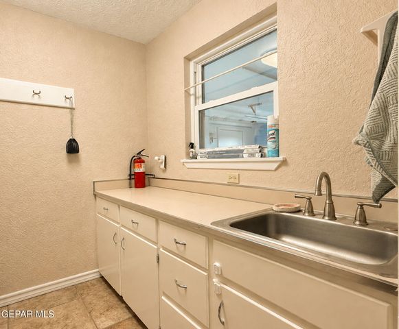 241 NORTHWIND Drive, El Paso, TX 79912