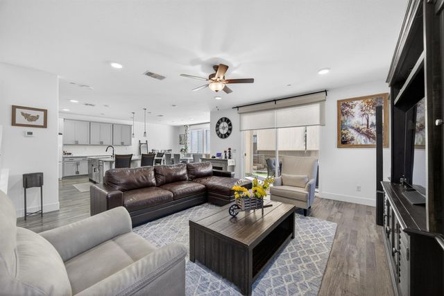 10070 Sea Turtle St, Elk Grove, CA 95757