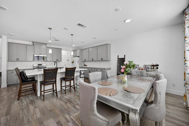 10070 Sea Turtle St, Elk Grove, CA 95757