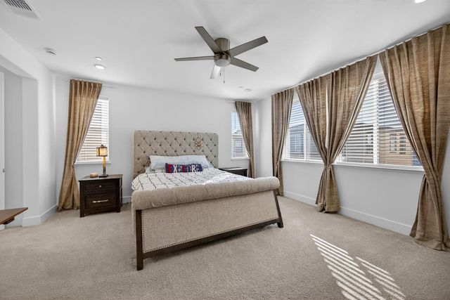 10070 Sea Turtle St, Elk Grove, CA 95757