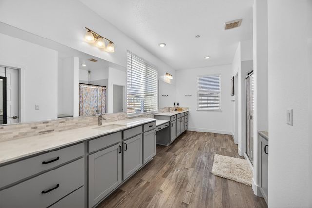 10070 Sea Turtle St, Elk Grove, CA 95757