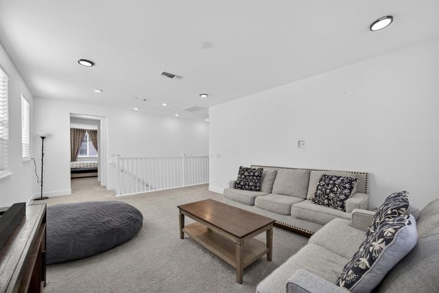 10070 Sea Turtle St, Elk Grove, CA 95757