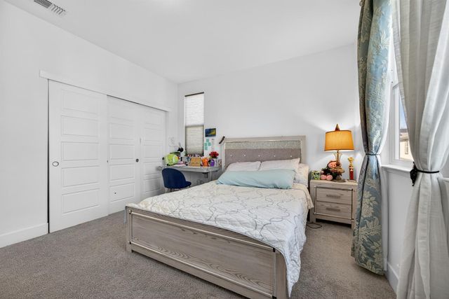 10070 Sea Turtle St, Elk Grove, CA 95757