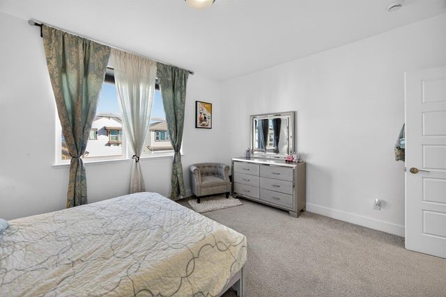 10070 Sea Turtle St, Elk Grove, CA 95757