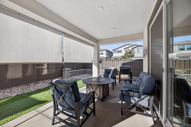 10070 Sea Turtle St, Elk Grove, CA 95757