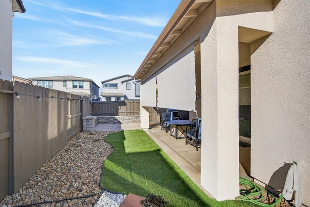 10070 Sea Turtle St, Elk Grove, CA 95757