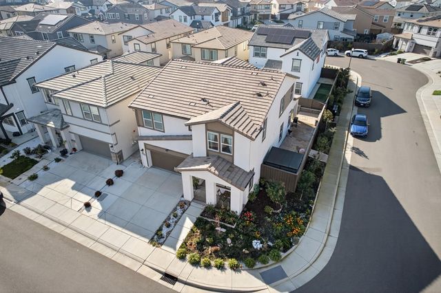 10070 Sea Turtle St, Elk Grove, CA 95757