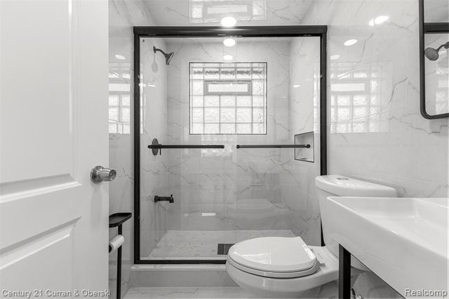 18235 Outer Drive, Dearborn, MI 48128