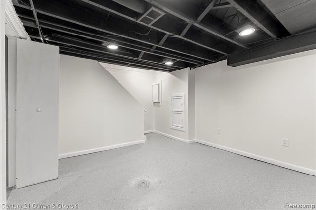 18235 Outer Drive, Dearborn, MI 48128