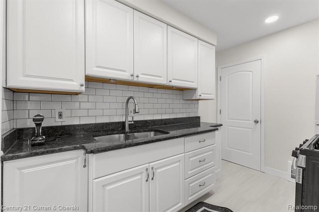 18235 Outer Drive, Dearborn, MI 48128