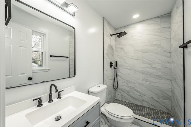 5354 Thornington Dr, North Chesterfield, VA 23237