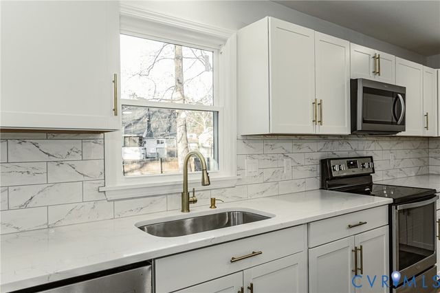 5354 Thornington Dr, North Chesterfield, VA 23237