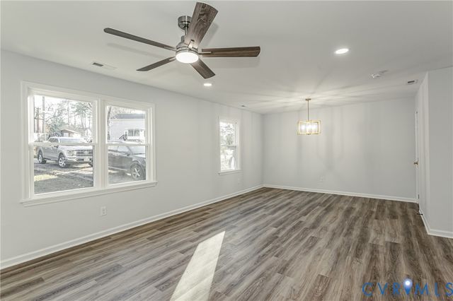 5354 Thornington Dr, North Chesterfield, VA 23237