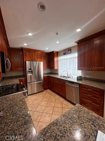 301 Diamond B, Redondo Beach, CA 90277