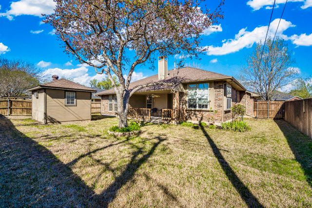300 Morene Avenue, Waxahachie, TX 75165