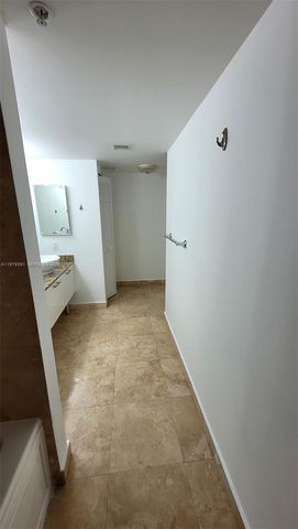 41 SE 5th St 709, Miami, FL 33131