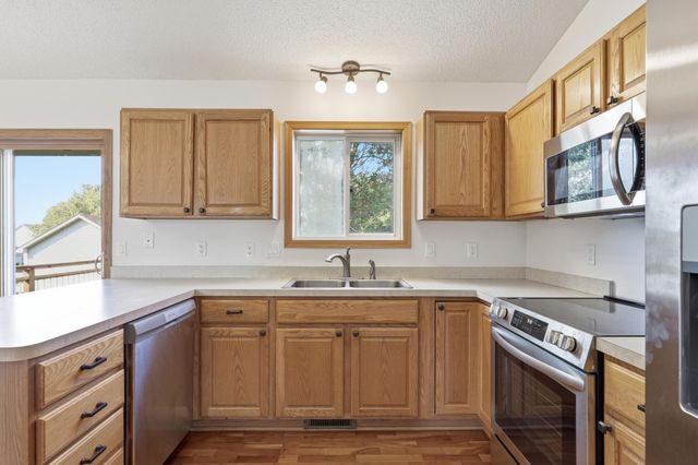 1114 Hidden Creek Boulevard, Mayer, MN 55360