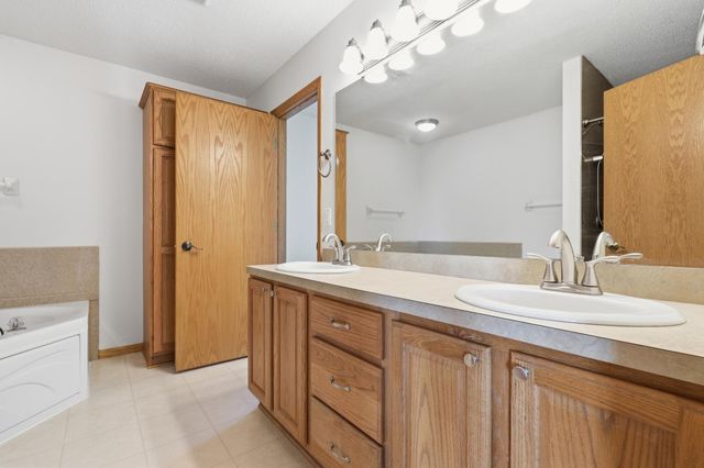 1114 Hidden Creek Boulevard, Mayer, MN 55360