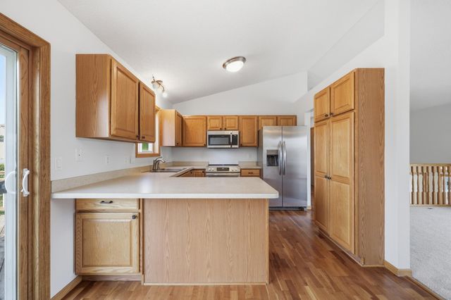 1114 Hidden Creek Boulevard, Mayer, MN 55360