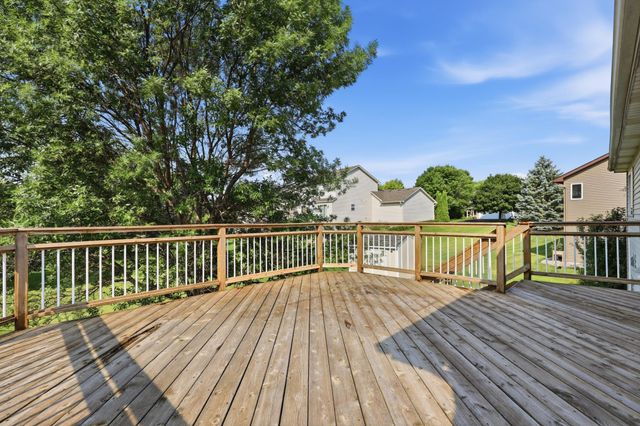 1114 Hidden Creek Boulevard, Mayer, MN 55360