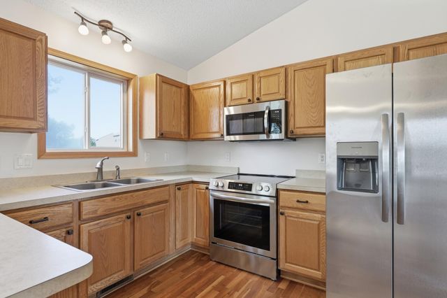 1114 Hidden Creek Boulevard, Mayer, MN 55360