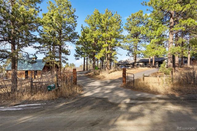 2399 Vista Drive, Larkspur, CO 80118