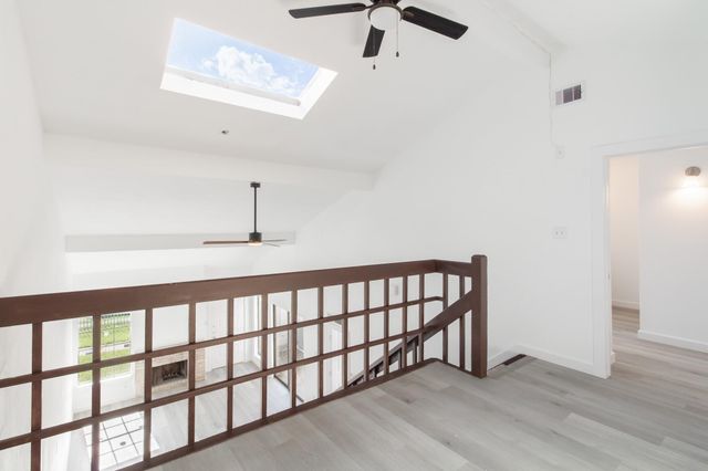 11901 Bob White Drive 16-842, Houston, TX 77035