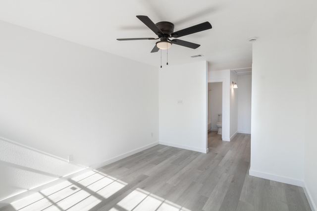 11901 Bob White Drive 16-842, Houston, TX 77035