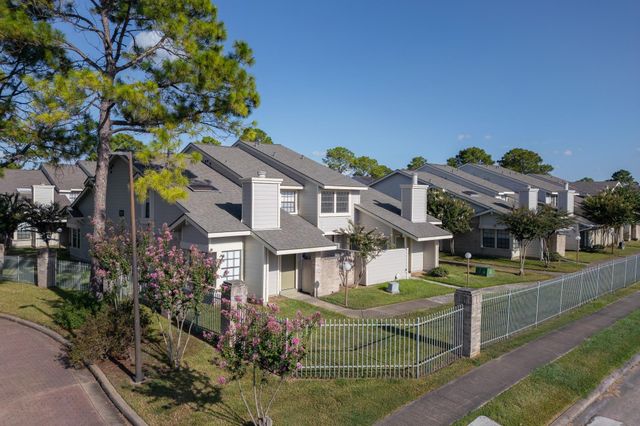 11901 Bob White Drive 16-842, Houston, TX 77035